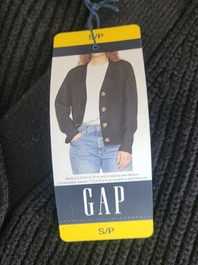 Gap Cardigan ~ Size Small